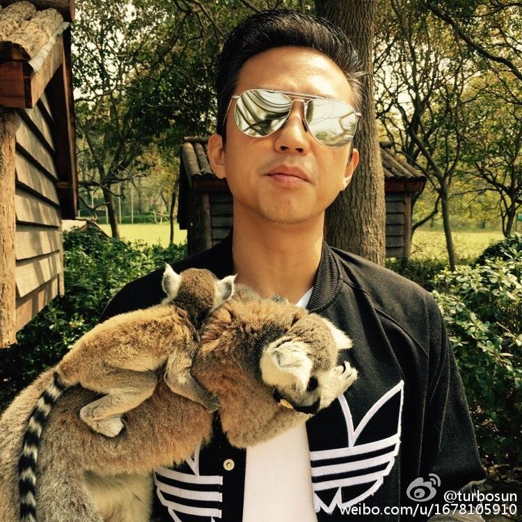 邓超婚礼五周年纪念日 孙俪晒最幸福全家福(3