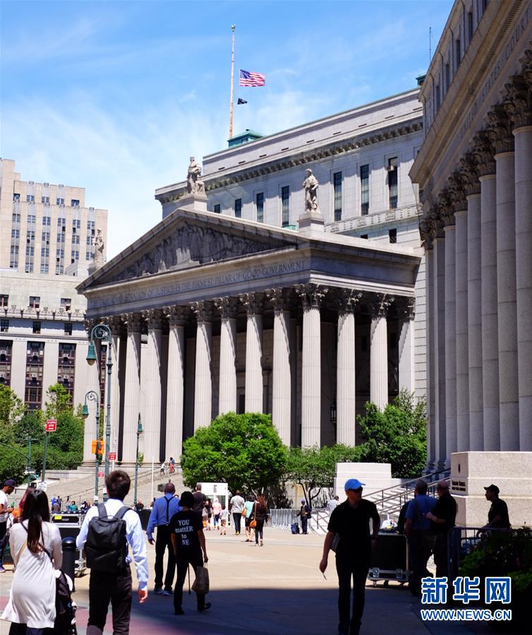 纽约降半旗哀悼奥兰多枪击遇难者(3)