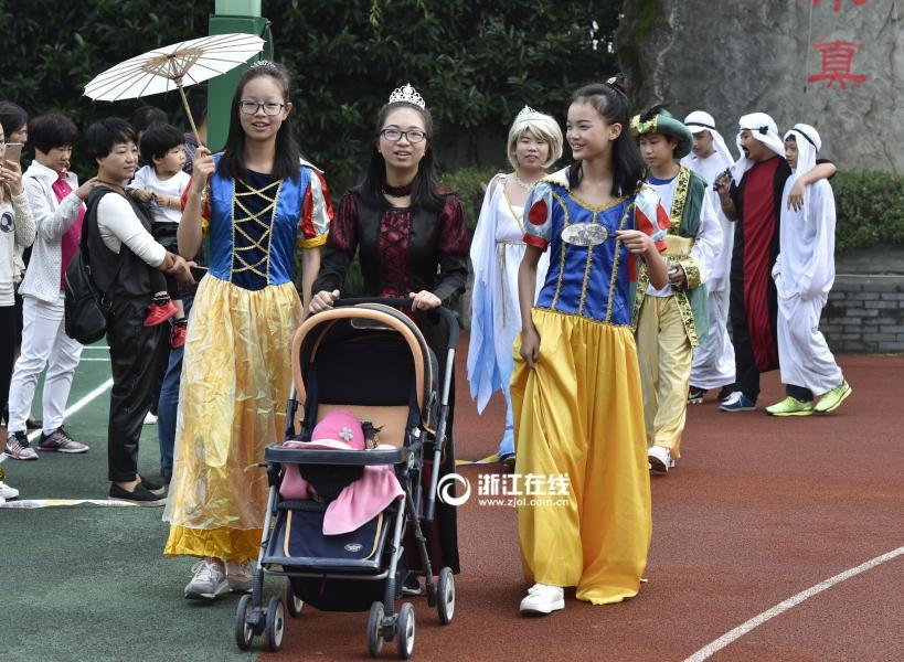杭州一中学运动会创意多 入场式COS名著辣眼