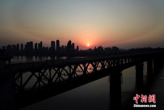 夕阳下的武汉(4)