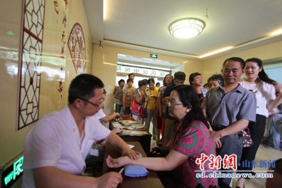 淄博张店区三伏贴走俏 冬病夏治正当时