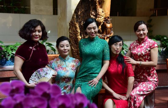 济宁旗袍协会举办旗袍秀活动迎接三八妇女节