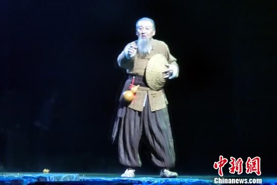 全剧以一位世代生活在浏阳河畔的放排艄公为