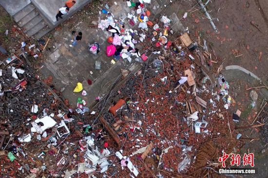 龙卷风已致98人死亡 江苏调集千余警力救援盐