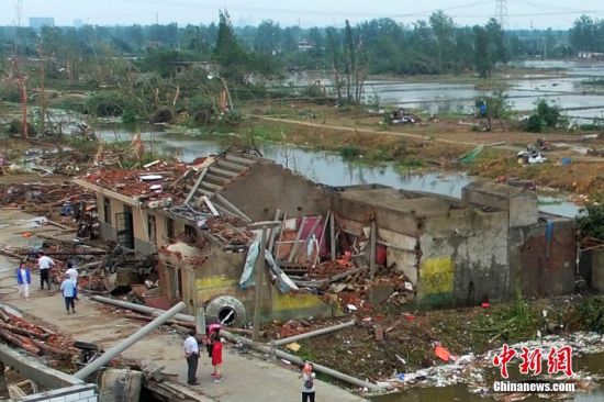 龙卷风已致98人死亡 江苏调集千余警力救援盐