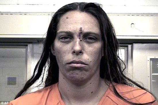 母亲亲眼目睹男友将10岁女儿奸杀分尸 称喜欢看