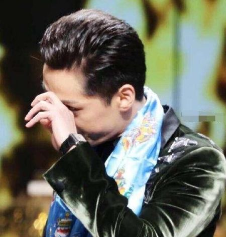 胡歌即将出国进修 林依晨说的一句话让他哭惨