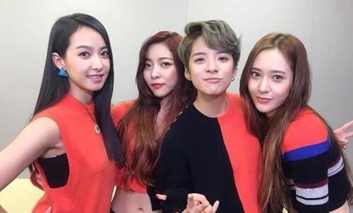 Amber刘逸云疑抱怨SM公司 网友:这是要解约?