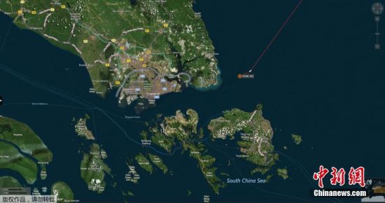 地图显示，与美国驱逐舰相撞后，商船在马六甲海域停下来。
