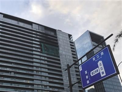 杭州保姆纵火案受害者家属 老婆孩子在天堂