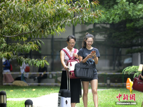 视频北影美女大波高颜值报到抵达美女新生胸罩解开大全新生图片