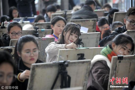 2018年高考艺考开幕 济南六千考生同场竞技