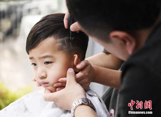 二月二,扎堆剃龙头