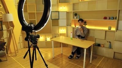 短视频网红如何炼成 头部播主月接300万广告