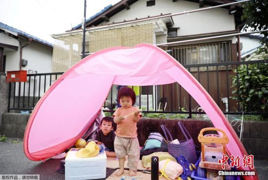 日本大阪发生6.1级地震 部分建筑受损严重
