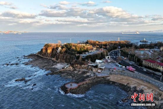 123գɽ̨ѩḲ߽̺ӳ洬ʯܵ׺䣬ճһ׺гıջ˻Ƭ 