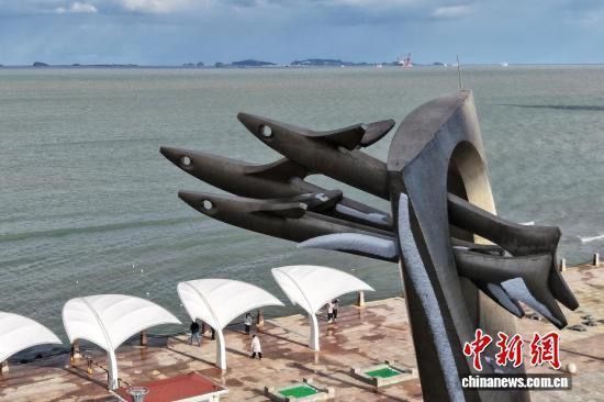 123գɽ̨ѩḲ߽̺ӳ洬ʯܵ׺䣬ճһ׺гıջ˻Ƭ 