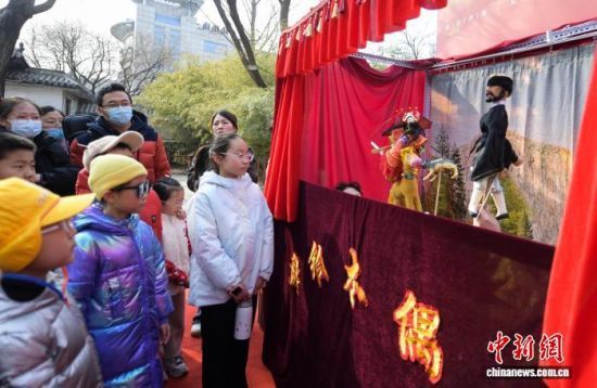 2��10�գ�������ο��ڼ�������̶��԰��������ۿ���ľżϷ������������� ���� �� 