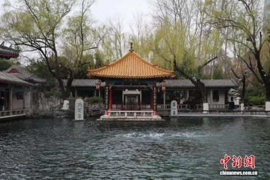 3��18�գ�ɽ�����ϣ����������г�����ͻȪ�����ϴ����������ձ���٣�����ȱ����Ч��ˮ����������������ͻȪˮλ�߿����������½���ģʽ�������峿���������Ӱ�죬����ӭ��һ���������Ĵ��ꡣ��������� ������ ��