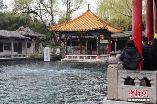 3��18�գ�ɽ�����ϣ����������г�����ͻȪ�����ϴ����������ձ���٣�����ȱ����Ч��ˮ����������������ͻȪˮλ�߿����������½���ģʽ�������峿���������Ӱ�죬����ӭ��һ���������Ĵ��ꡣ��������� ������ ��