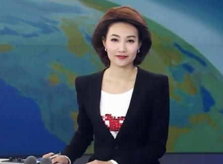 鸡年春晚主持人大换血!李梓萌任鲁豫月亮姐姐加盟