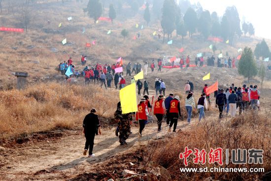 棗莊市嶧城區開展義務植樹活動。嶧城區委宣傳部供圖