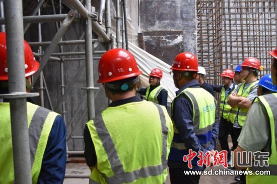 在建项目团队到青岛地铁9号线正阳东路站学习观摩饰面混凝土施工经验 在建项目团队到青岛地铁9号线正阳东路站学习观摩饰面混凝土施工经验