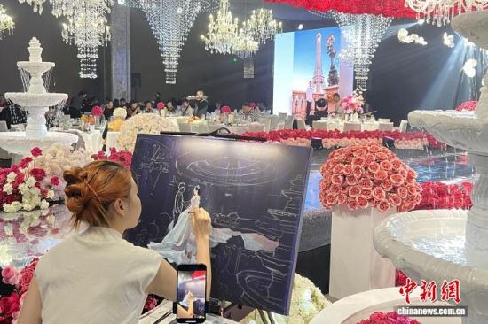 1028գ㽭ݣ滭ʦֳ⾧ 