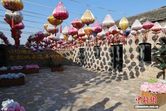 在泰安市肥城市仪阳街道“桃源胜境”乡村振兴片区,村民修建的酒坊。孙婷婷 摄 在泰安市肥城市仪阳街道“桃源胜境”乡村振兴片区,村民修建的酒坊。孙婷婷 摄