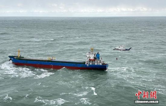 图为救援现场。北海救助局供图 图为救援现场。北海救助局供图