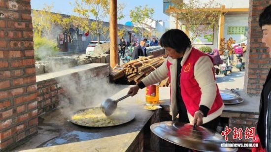 ������ׯ��Т��ʳ�ù�����Ա��׼�����ˡ�������ί��������ͼ