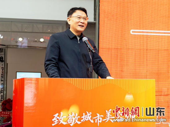 图为潍坊银行党委委员、副行长、工会主席王志刚讲话 图为潍坊银行党委委员、副行长、工会主席王志刚讲话