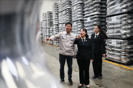 滨州经开区法院法官深入科技园区对企业开展案件回访和现场普法活动 滨州经开区法院法官深入科技园区对企业开展案件回访和现场普法活动