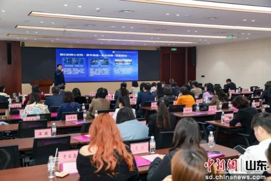 3��7�գ���������Ŀ������Ů��ҵ���ʵ��ж���������ڼ��ϲƽ���þٰ졣�ܷ��߹�ͼ