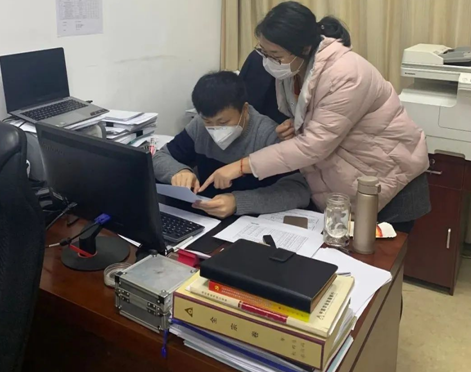 利用周末时间加班加点工作