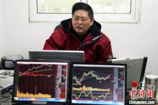 "中国第一股民"杨百万去世 曾是股市标志性人物