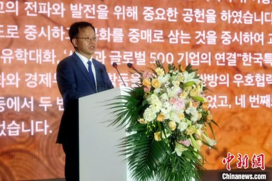 山东省人民政府副省长王心富在开幕中致辞. 梁犇 摄