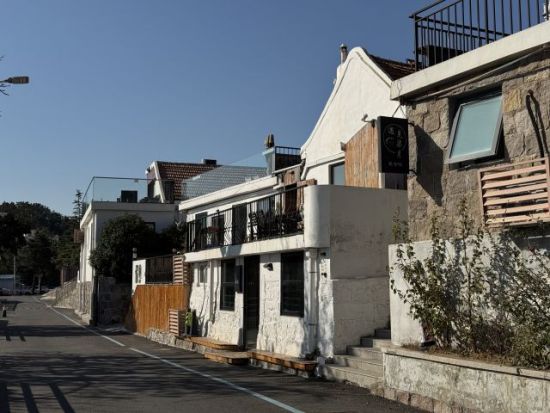 西麦窑村随处可见的民宿。张婧 摄 西麦窑村随处可见的民宿。张婧 摄