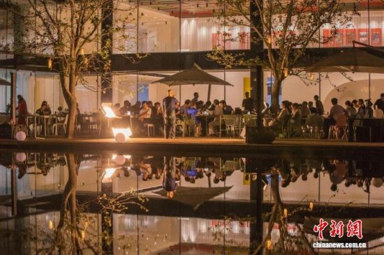 ͼΪοڰСзɡհĻηչ޹˾ͼ